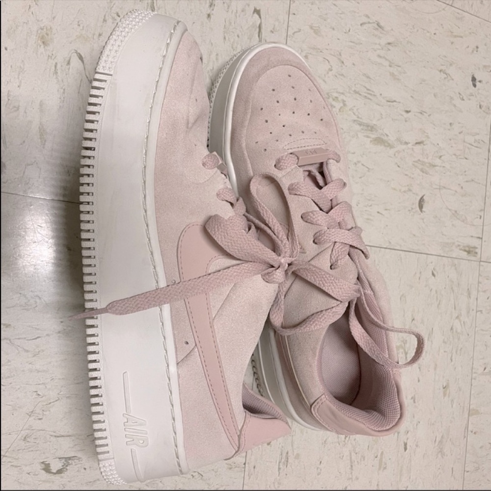 nike airforces in suade pink.